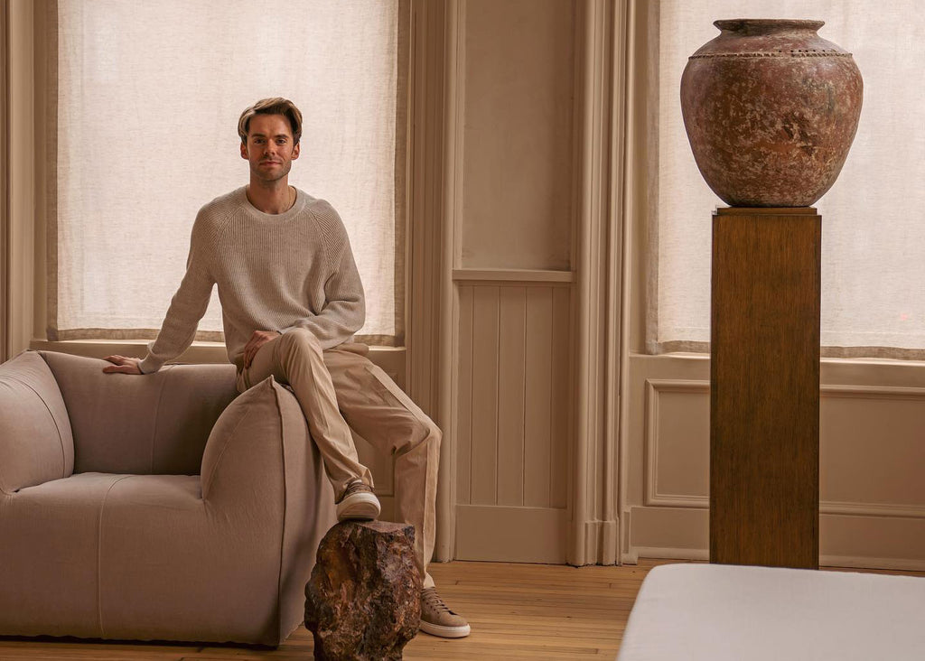 Discover Colin King's apartment