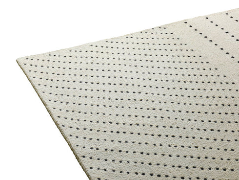 Dots Rug / 150x190 cm