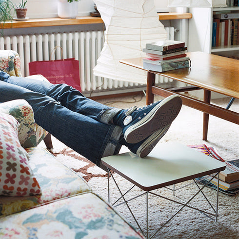 Mesa de Apoio Eames LTR / Cromada