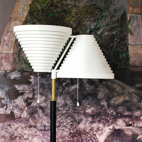 A810 Floor Lamp