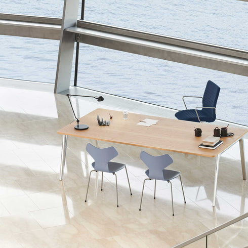 AQ01™ Led Table Lamp