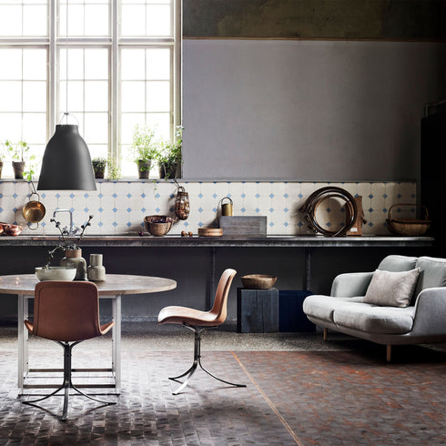 Lune™ Jh200 2-Seater Sofa / Oak Feet