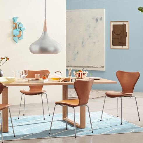 Series 7™ Chair Leather / Upholstered