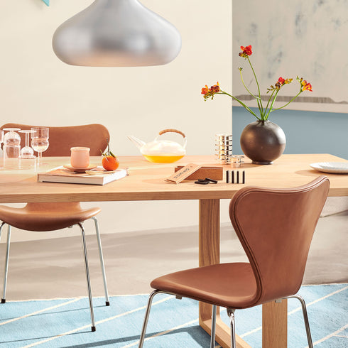 Series 7™ Chair Leather / Upholstered