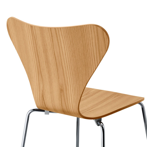 Series 7™ Chair / Natural Veneer