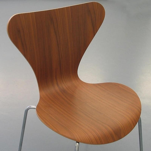 Series 7™ Chair / Natural Veneer