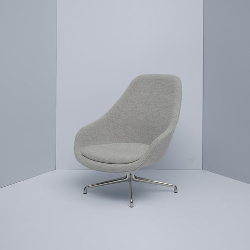 About a Lounge Chair AAL 91 Swivel Chair