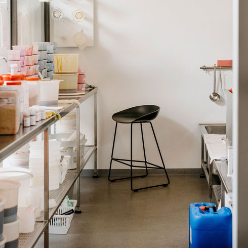 About a Stool AAS 38 Bar Stool Low Black Base