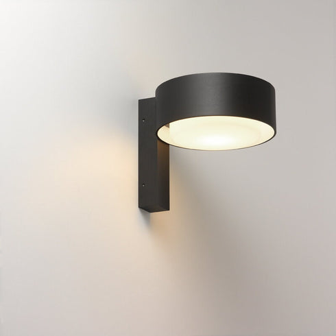 Plaff-On A IP65 Wall Lamp