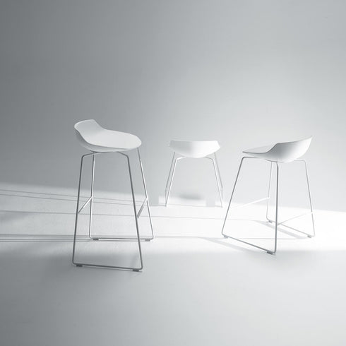 Flow Barstool / Skid Legs / 65cm