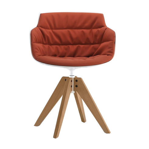 Flow Slim Armchair / Frame Oak VN / Upholstered