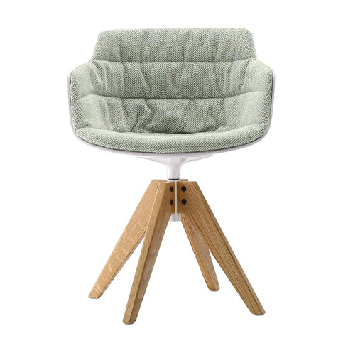 Flow Slim Armchair / Frame Oak VN / Upholstered