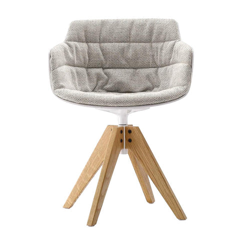 Flow Slim Armchair / Frame Oak VN / Upholstered