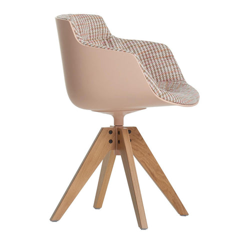 Flow Slim Armchair / Frame Oak VN / Upholstered