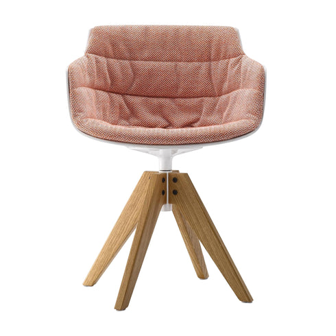 Flow Slim Armchair / Frame Oak VN / Upholstered