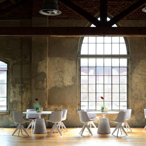 Flow Slim Armchair / VN Oak Legs / Upholstered XL