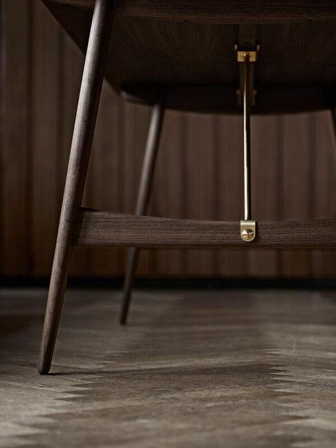 BM1160 Huntsman Dining Table