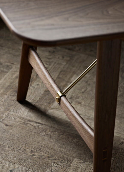 BM1160 Huntsman Dining Table