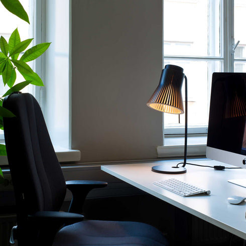 Petite 4620 Table Lamp