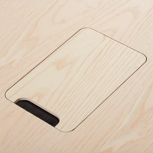 String Works Desk 140x78cm / White Frame