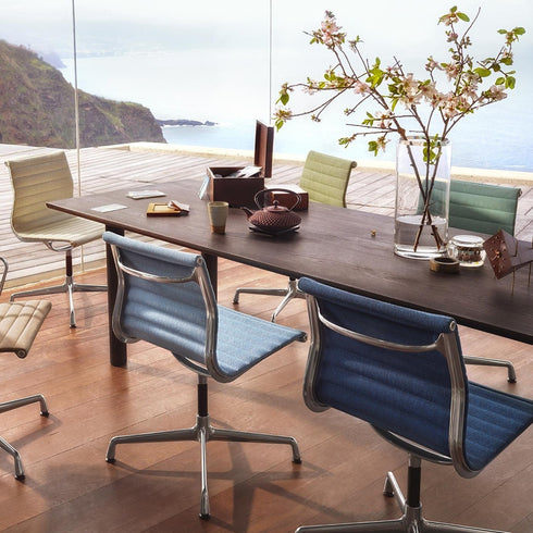 Cadeira EA 101 em alumínio / Cromada / Sem rotação