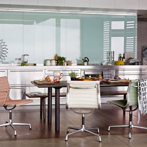 Cadeira EA 101 em alumínio / Cromada / Sem rotação