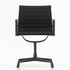 EA 104 aluminum chair / Black base / Swivel
