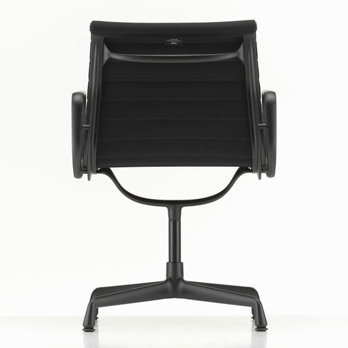 EA 104 aluminum chair / Black base / Swivel
