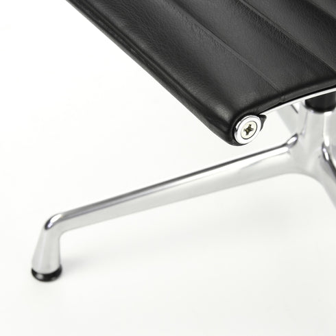 EA 108 Aluminum Chair / Polished / Swivel