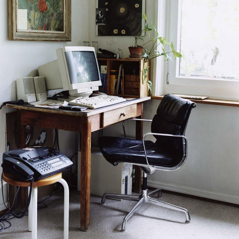 EA 208 Soft Pad Chair / Polished Base