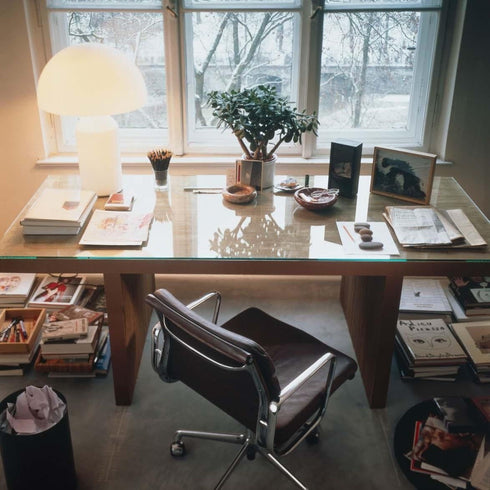 EA 217 Soft Pad Chair / Polished Base