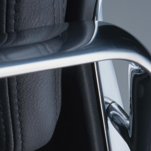 EA 219 Soft Pad Chair / Polished Base
