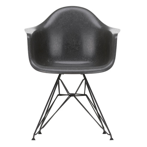 Eames Armchair in DAR Fiberglass / Black Base