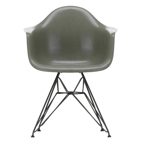 Eames Armchair in DAR Fiberglass / Black Base