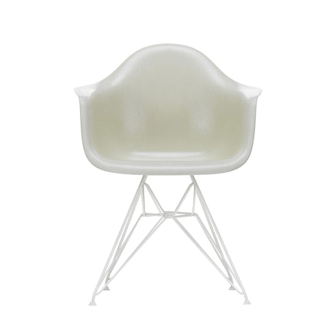Eames Armchair in DAR Fiberglass / White Base