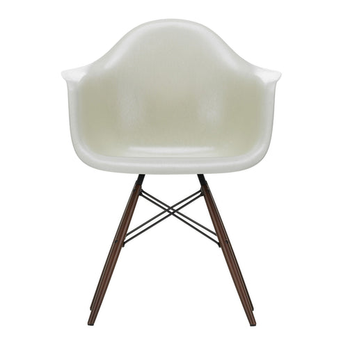 Eames DAW Fiberglass Armchair / Dark Maple Base