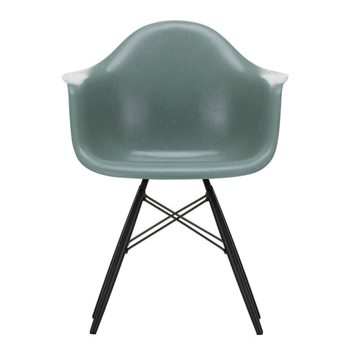 Eames DAW Fiberglass Armchair / Black Maple Base