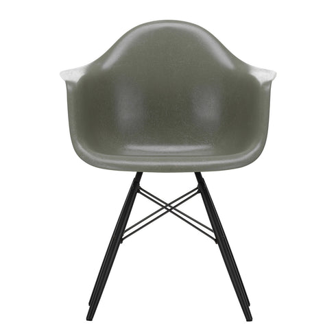Eames DAW Fiberglass Armchair / Black Maple Base