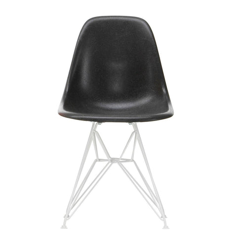 Eames Chair in DSR Fiberglass / White Base