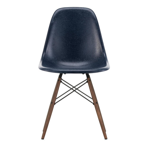 Eames Chair in DSW Fiberglass / Dark Maple