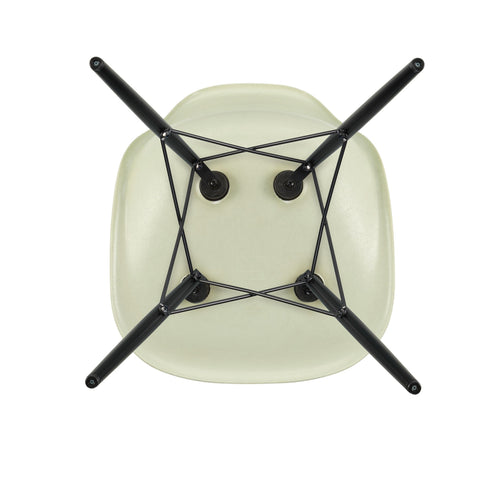 Eames Fiberglass DSW Chair / Maple Black