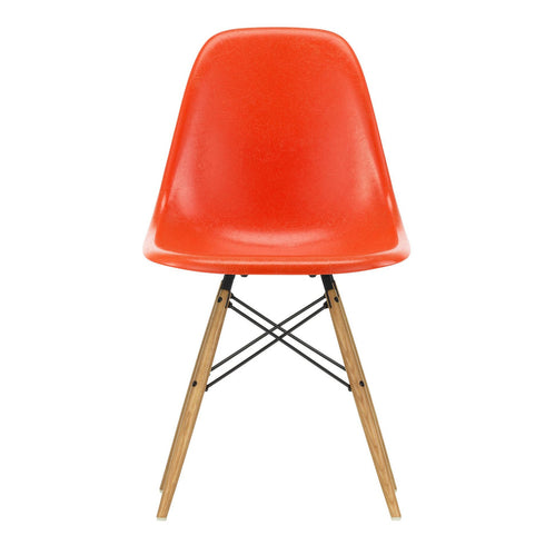 Eames Chair in DSW Fiberglass / Ash Base