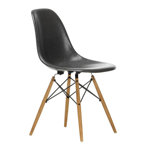 Eames Chair in DSW Fiberglass / Ash Base