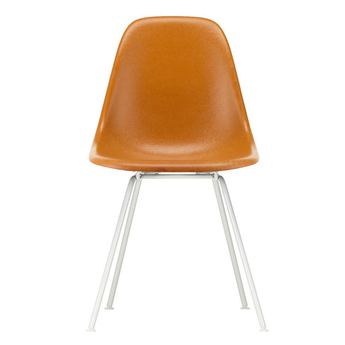 Eames Chair in DSX Fiberglass / White Base