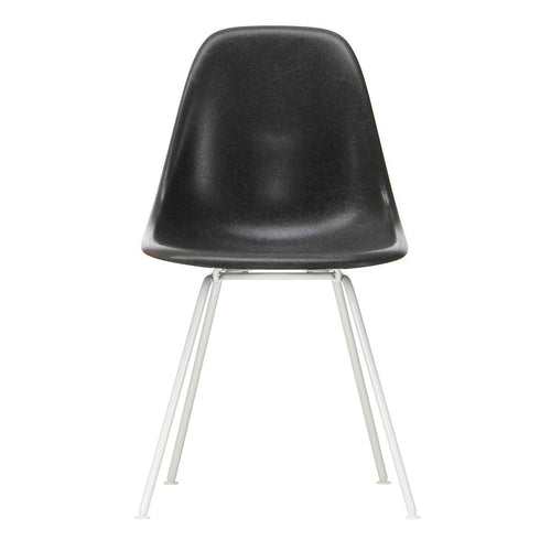 Eames Chair in DSX Fiberglass / White Base