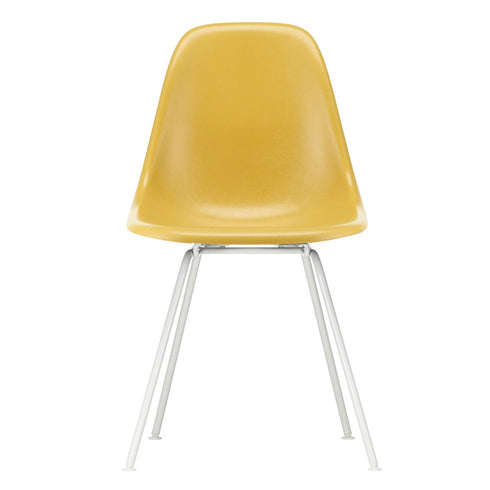 Eames Chair in DSX Fiberglass / White Base