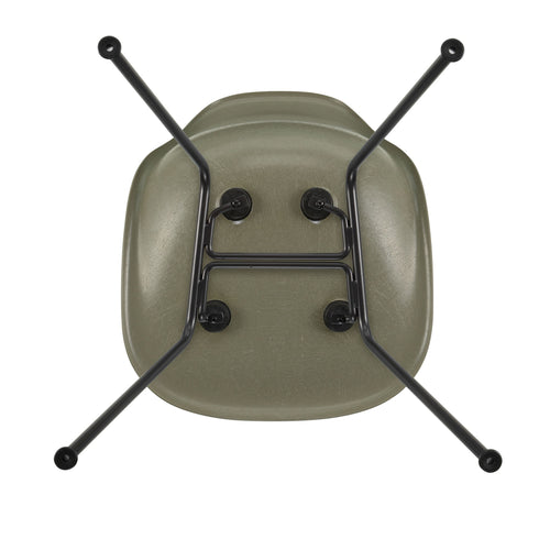 Eames Chair in DSX Fiberglass / Black Base