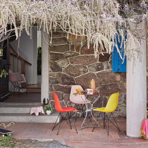 Eames DAR Plastic Armchair / Black Base