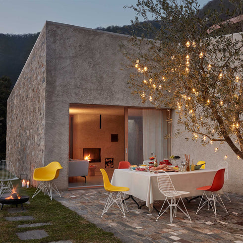 Cadeira de Braços em Plástico Eames DAR / Base Branca