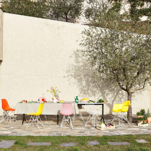 Cadeira de Braços em Plástico Eames DAR / Base Branca